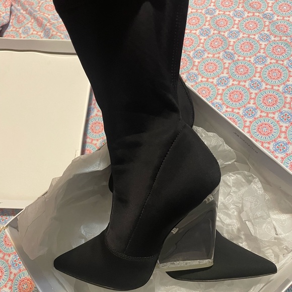 Boots - Picture 3 of 5